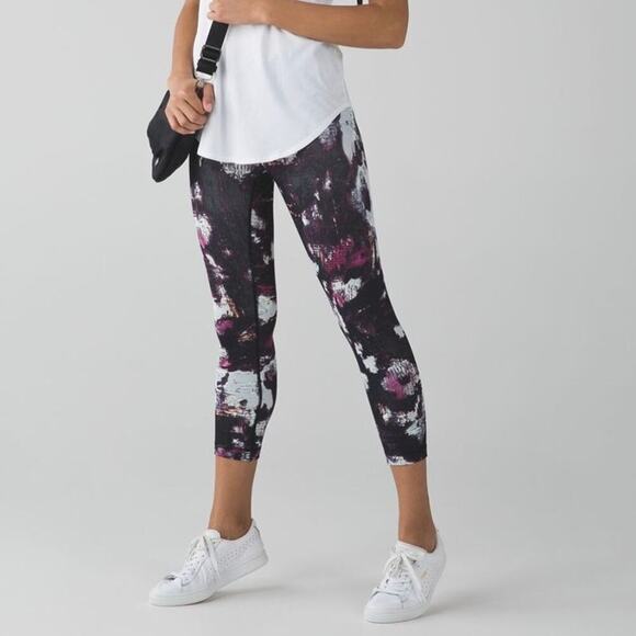 lululemon athletica Pants - Lululemon Wunder Under Crop III Kara Blossom Multi - Size: 6